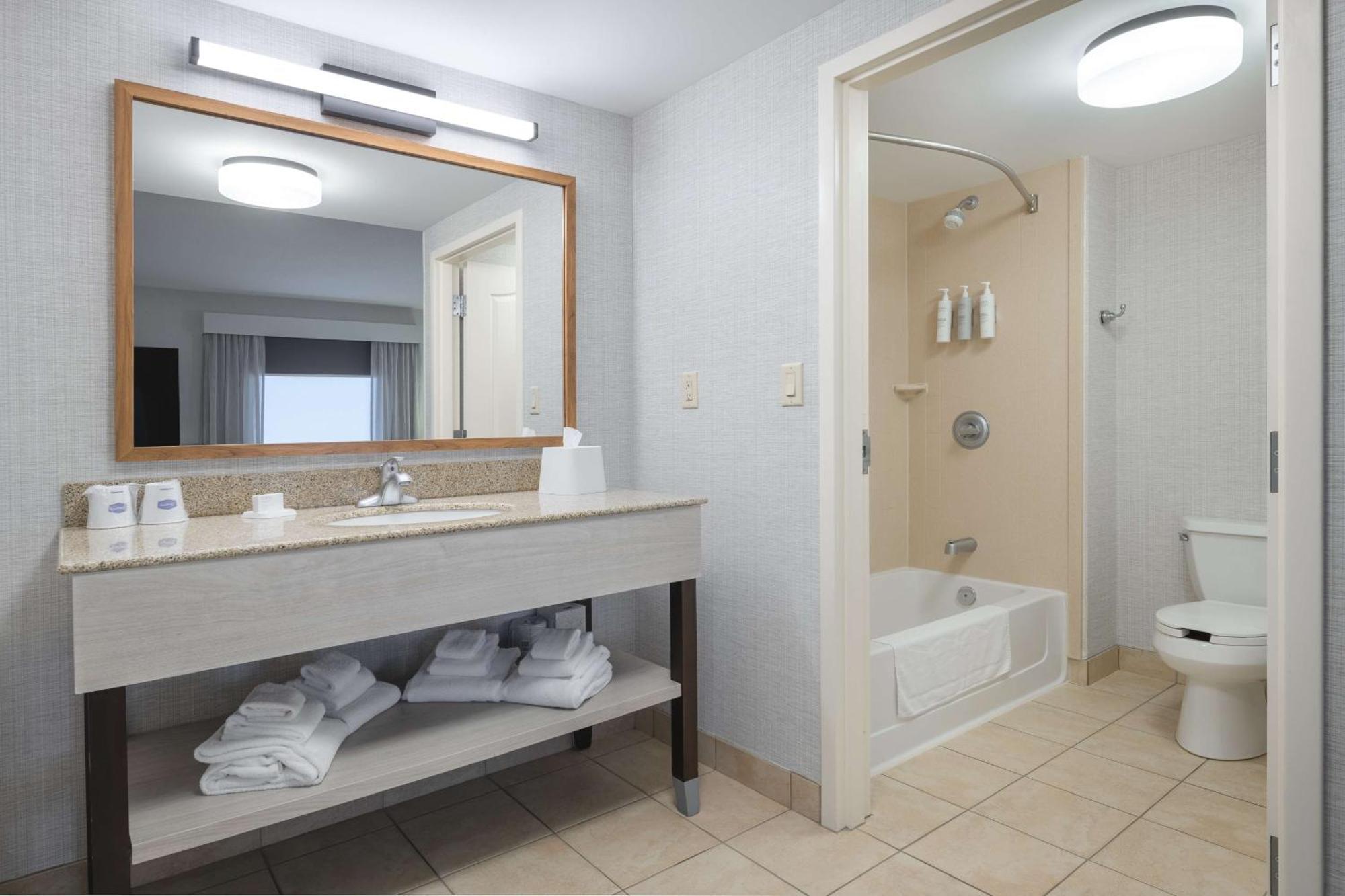 Hampton Inn & Suites By Hilton Moncton Luaran gambar