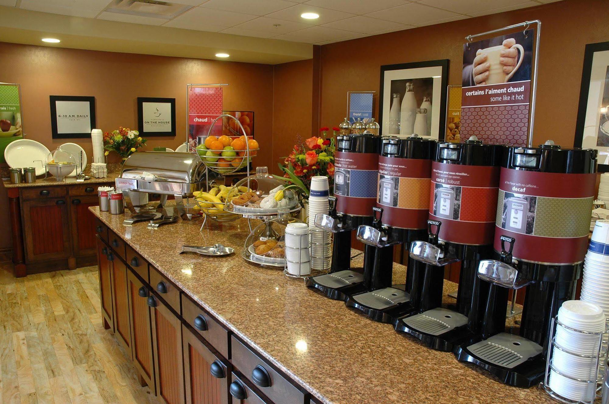 Hampton Inn & Suites By Hilton Moncton Restoran gambar